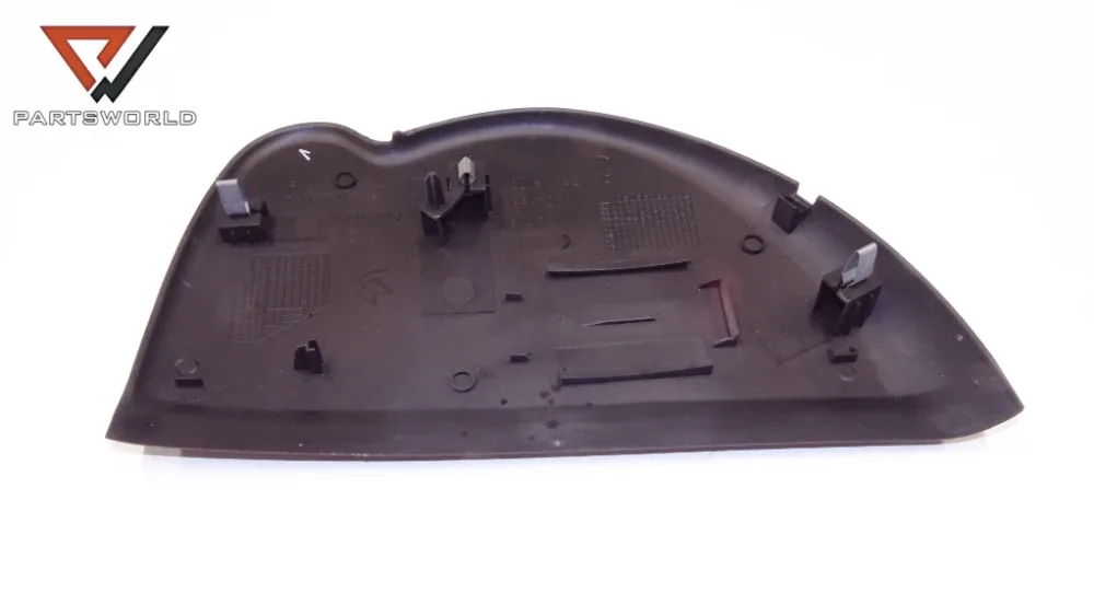 Капак арматурно табло десен за vw passat 5.5 (b5.5) 1.9tdi...