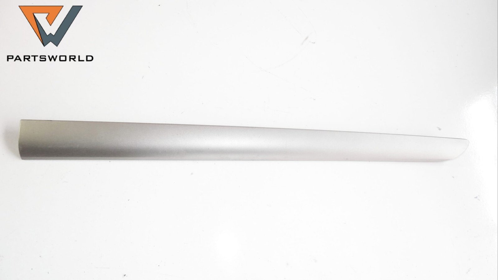 Интериорна лайсна врата предна дясна за Opel Astra H 1.6 I 116 Hp Gtc (hatchback) Интериорна лайсна врата предна дясна за Opel Astra H 1.6 I 116 Hp Gtc (hatchback)