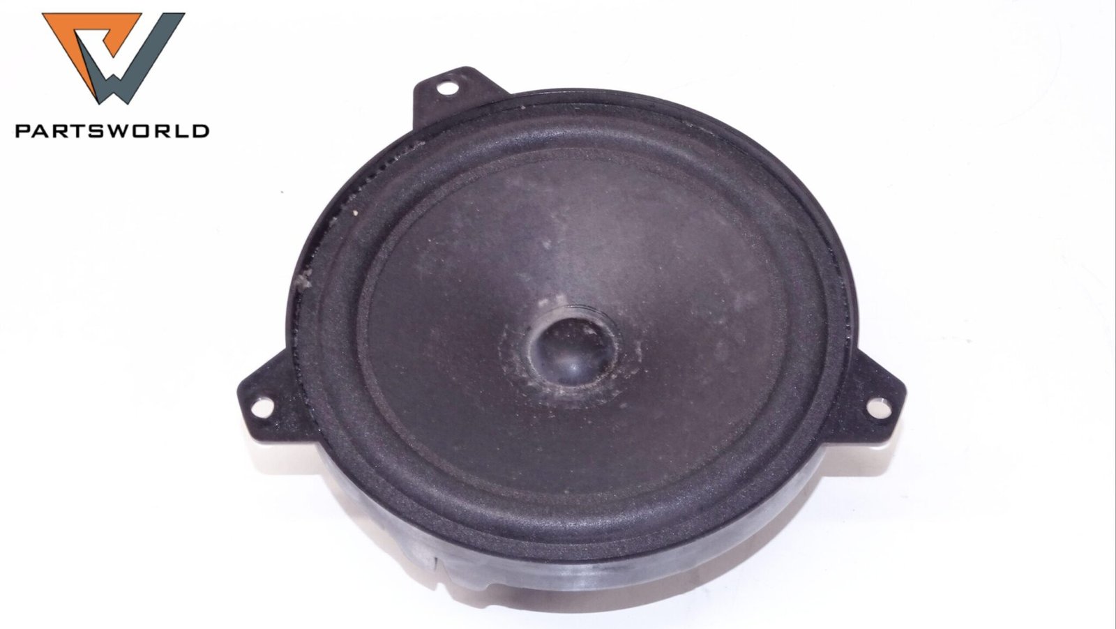 Високоговорител в багажник ляв за Bmw 320d (e46) 2.0d 136 Hp (touring) Високоговорител в багажник ляв за Bmw 320d (e46) 2.0d 136 Hp (touring)