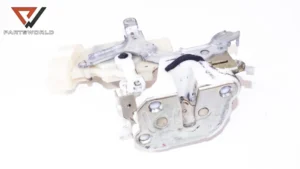 Брава врата предна дясна за Toyota Yaris I (p1) 1.4 D4d (hatchback) (75 Hp)