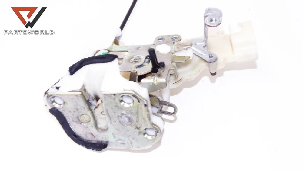 DSC02569_PARTSWORLD Брава врата задна лява за TOYOTA Yaris I (P1) 1.4 D4D (Hatchback) (75 hp) - Image 1