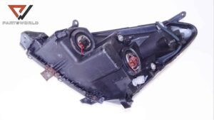 Фар десен  за Toyota  Corolla Verso Ii (ar10) 2.2 D4d 136 Hp (mpv)