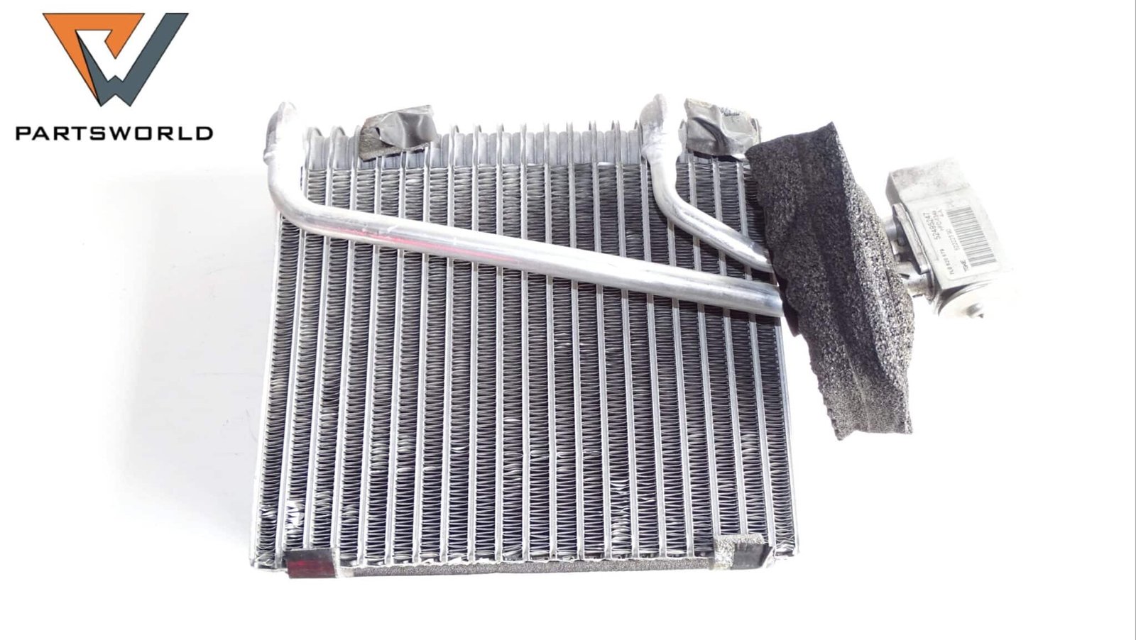 Климатичен радиатор купе за Vw Touareg 2.5 Tdi (r5) 174 Hp (7l) (suv) Климатичен радиатор купе за Vw Touareg 2.5 Tdi (r5) 174 Hp (7l) (suv)