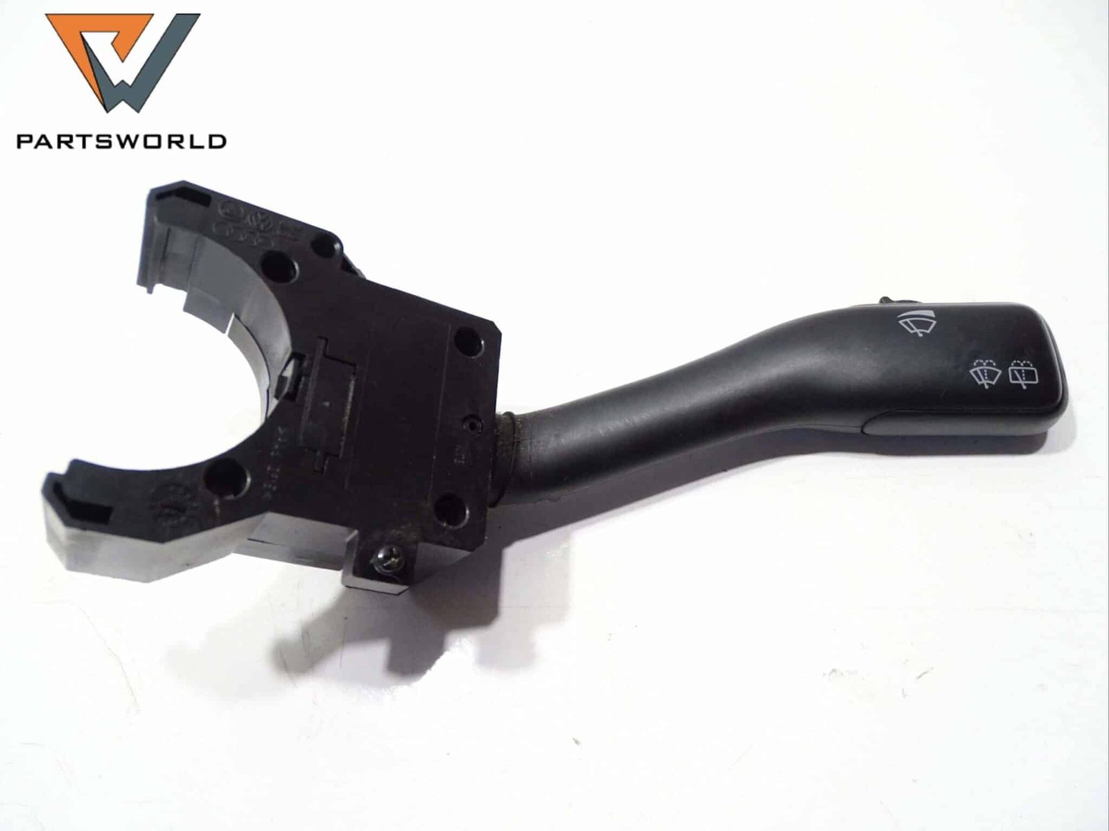 Лост чистачки за Vw Golf 1.6 I 101 Hp (iv) (1j1) Лост чистачки за Vw Golf 1.6 I 101 Hp (iv) (1j1)