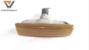 Мигач в калник  за Bmw  5-series (e39) 2.0i 150hp (sedan)