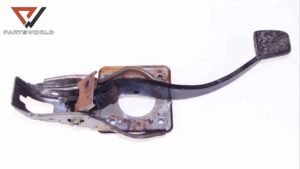 Педал спирачка  за Toyota  Corolla Verso Ii (ar10) 2.2 D4d 136 Hp (mpv)