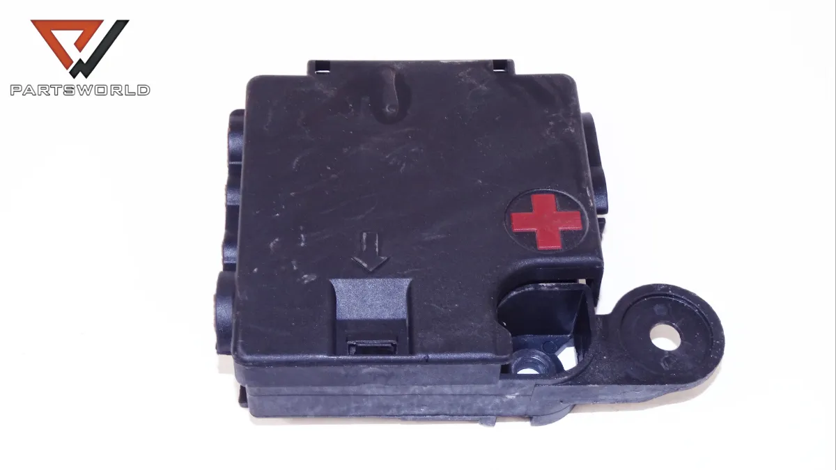 DSC02329_PARTSWORLD Плюсова клема двигател за AUDI A5 Sportback (8TA) 3.0 TDI 239 hp (sportback) - Image 1