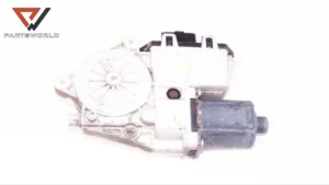 Машинка ел. стъкло задна лява  за citroen c4 1.4 i 16v 88 hp