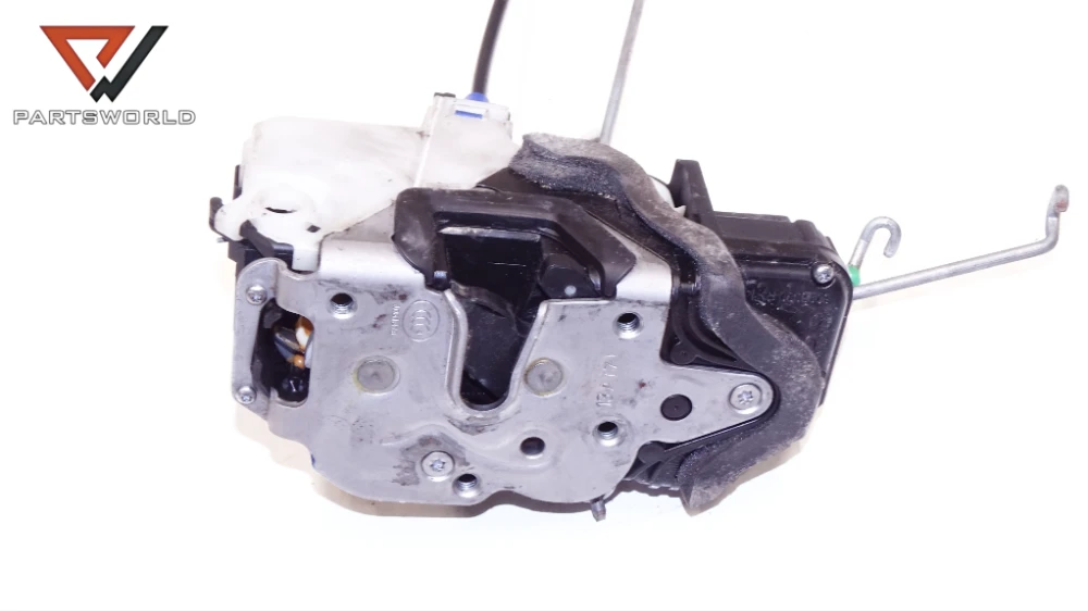 Брава врата предна дясна за opel astra j 1.7 cdti (a17dts) 131 hp (hatchback) Брава врата предна дясна за opel astra j 1.7 cdti (a17dts) 131 hp (hatchback)