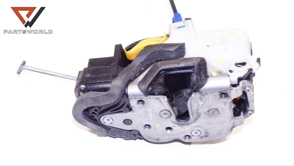 Брава врата предна лява за opel astra j 1.7 cdti (a17dts) 131 hp (hatchback) Брава врата предна лява за opel astra j 1.7 cdti (a17dts) 131 hp (hatchback)