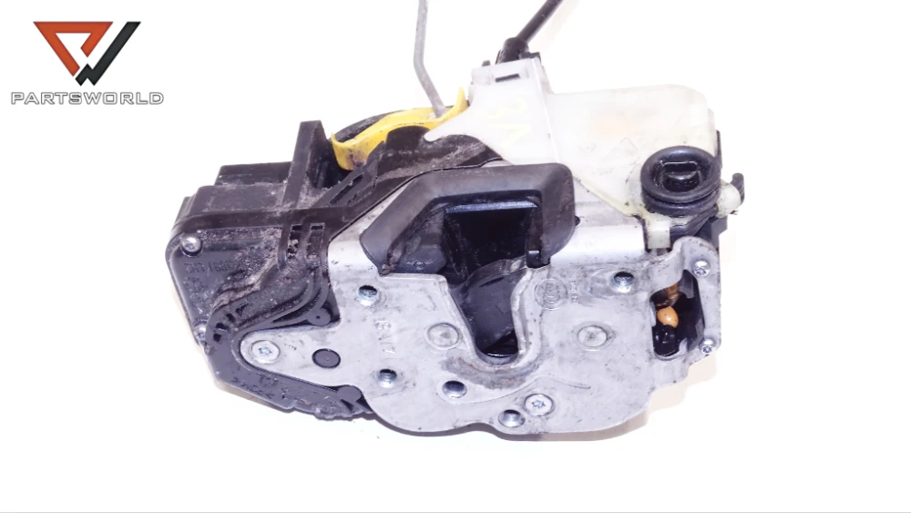 Брава врата задна лява за opel astra j 1.7 cdti (a17dts) 131 hp (hatchback) Брава врата задна лява за opel astra j 1.7 cdti (a17dts) 131 hp (hatchback)