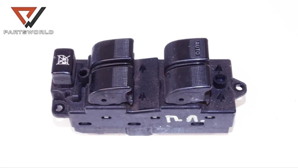 Панел копчета ел стъкла предно ляво за mazda 6 (gg) 2.0 (cd) 136 hp (sedan) Панел копчета ел стъкла предно ляво за mazda 6 (gg) 2.0 (cd) 136 hp (sedan)