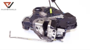 Брава врата предна лява за lexus is ii 220d 2.2d...