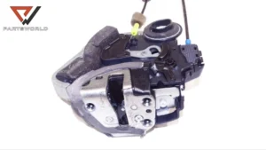 Брава врата задна лява за lexus is ii 220d 2.2d...