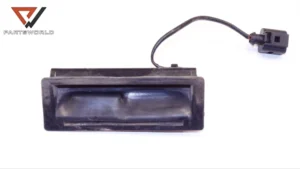 Бутон отваряне заден капак за vw golf iv variant 1.9...