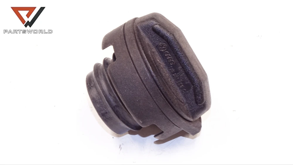 DSC06607_PARTSWORLD Капачка за резервоар за VW Passat 5.5 (B5.5) 1.8T 20V 150 hp - Image 1