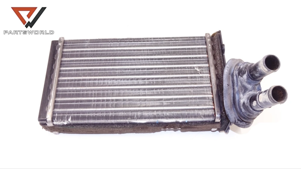 DSC06602_PARTSWORLD Радиатор парно за VW Passat 5.5 (B5.5) 1.8T 20V 150 hp - Image 1