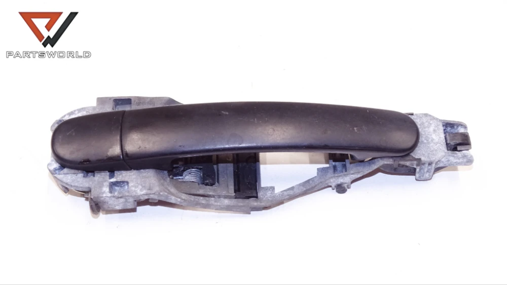 DSC06691_PARTSWORLD Външна дръжка задна дясна за VW Golf IV Variant 1.9 TDI 101 hp (combi) - Image 1