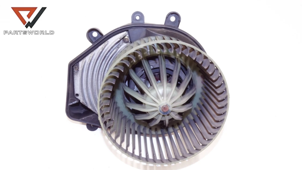 Моторче парно с реостат 740221233f за vw passat 5.5 (b5.5)... Моторче парно с реостат 740221233f за vw passat 5.5 (b5.5)...