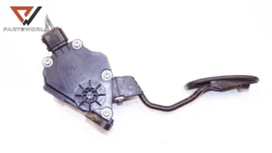 Педал газ 78110-53010 за lexus is ii 220d 2.2d 177...