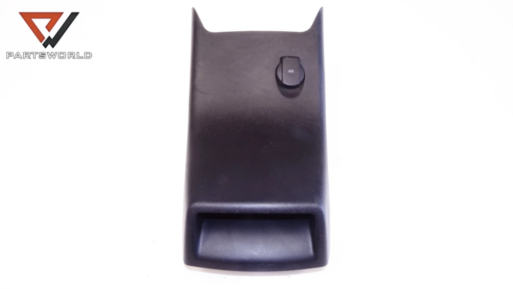 Интериорна лайсна подлакътник за seat altea (facelift) 1.2 tsi (cbzb)... Интериорна лайсна подлакътник за seat altea (facelift) 1.2 tsi (cbzb)...