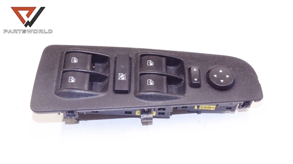 Панел копчета ел. стъкла преден ляв за fiat bravo ii (198) 1.6 d multijet 120 hp (hatchback) Панел копчета ел. стъкла преден ляв за fiat bravo ii (198) 1.6 d multijet 120 hp (hatchback)