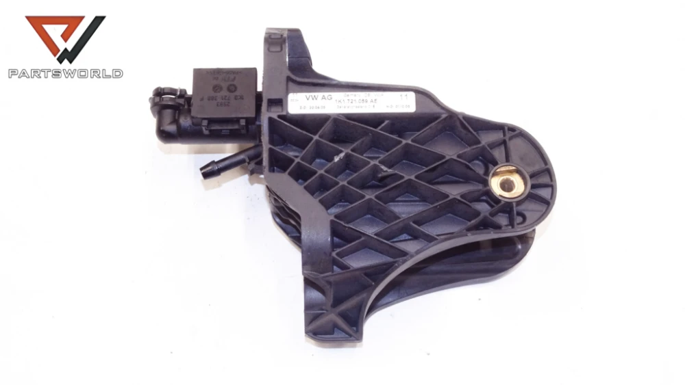 Помпа съединител горна 1k0721388f за vw golf v 1.9 tdi 105 hp bkc (hatchback) Помпа съединител горна 1k0721388f за vw golf v 1.9 tdi 105 hp bkc (hatchback)