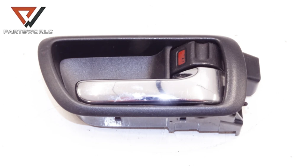 DSC08554_PARTSWORLD Вътрешна дръжка задна дясна за TOYOTA Corolla Verso II (AR10) 2.2 D4D 136 hp (MPV) - Image 1