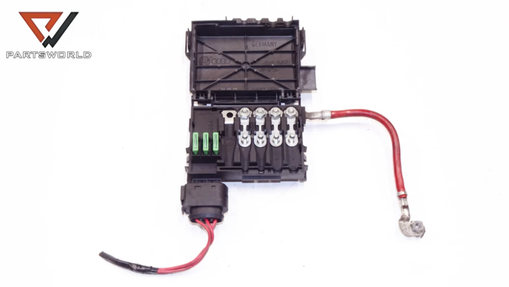 Бушонно табло плюсова клема 1j0937550 за vw golf iv 1.9 tdi 131 hp asz (hatchback) Бушонно табло плюсова клема 1j0937550 за vw golf iv 1.9 tdi 131 hp asz (hatchback)