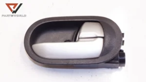 Вътрешна дръжка предна дясна  за mitsubishi colt vi (z30) 1.5 di-d 68 hp (hatchback)