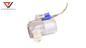 Помпичка за чистачки   за suzuki swift 3 (sg) 1.3 i 92 hp (m13a) (hatchback)