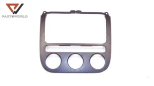 Интериорна лайсна около радио   за vw golf v  1.6 fsi 115 hp (bag) (hatchback)