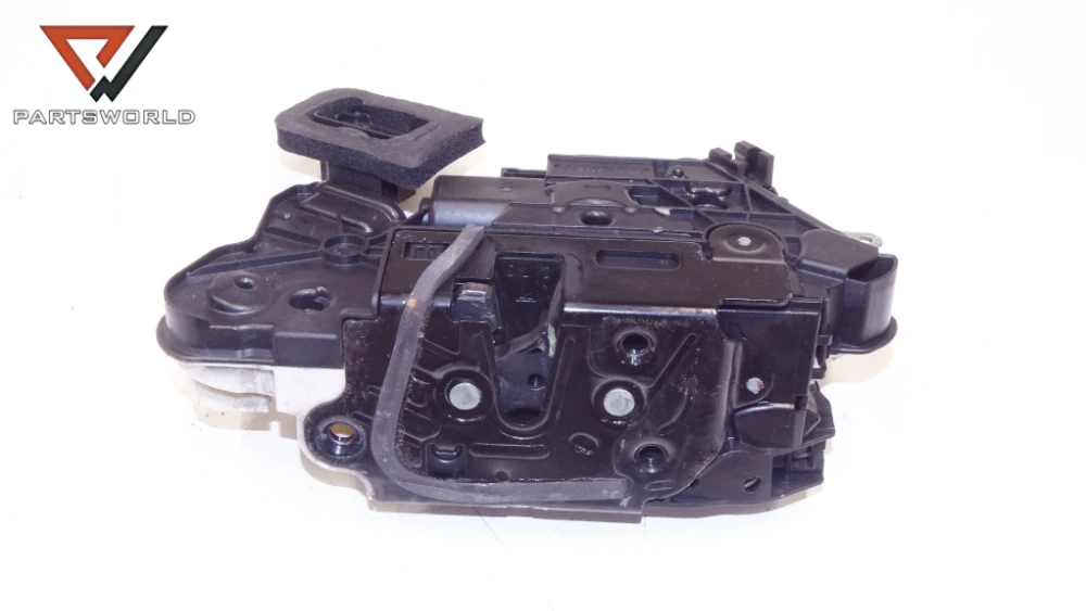 DSC09668_PARTSWORLD Брава врата предна лява 5K1837015E за VW Golf VII Variant (BA5) 1.6 TDI 105 hp (CXX) (combi) - Image 1