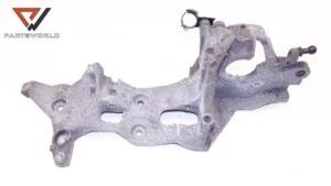 Конзола двигател  04l903143d за vw golf vii variant (ba5) 1.6 tdi 105 hp (cxx) (combi)