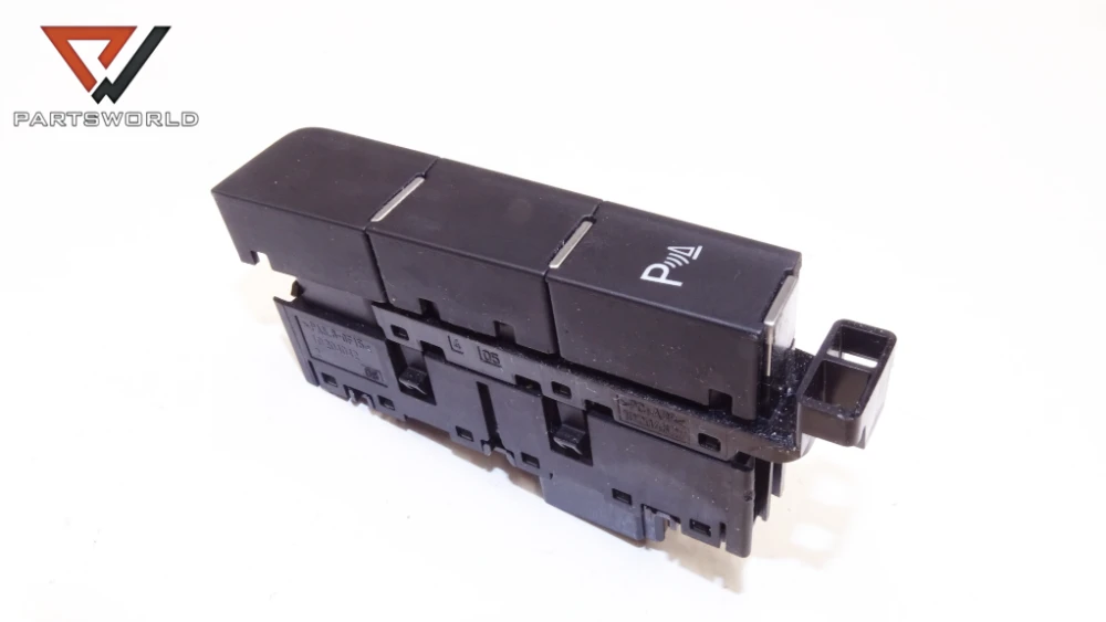 DSC09665_PARTSWORLD Копче парктроник 5G1927238E за VW Golf VII Variant (BA5) 1.6 TDI 105 hp (CXX) (combi) - Image 1