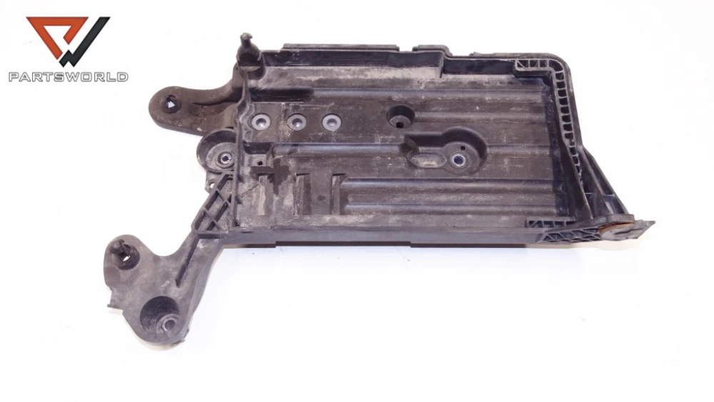 Основа акумулатор 5q0915321h за vw golf vii variant (ba5) 1.6 tdi 105 hp (cxx) (combi) Основа акумулатор 5q0915321h за vw golf vii variant (ba5) 1.6 tdi 105 hp (cxx) (combi)