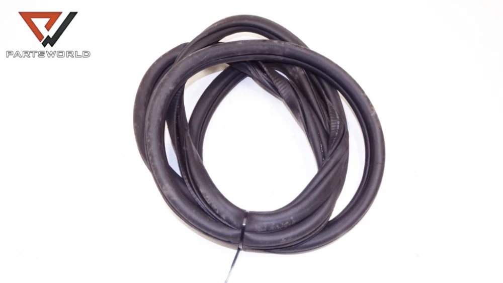 Уплътнение врата задна лява за vw golf vii variant (ba5) 1.6 tdi 105 hp (cxx) (combi) Уплътнение врата задна лява за vw golf vii variant (ba5) 1.6 tdi 105 hp (cxx) (combi)