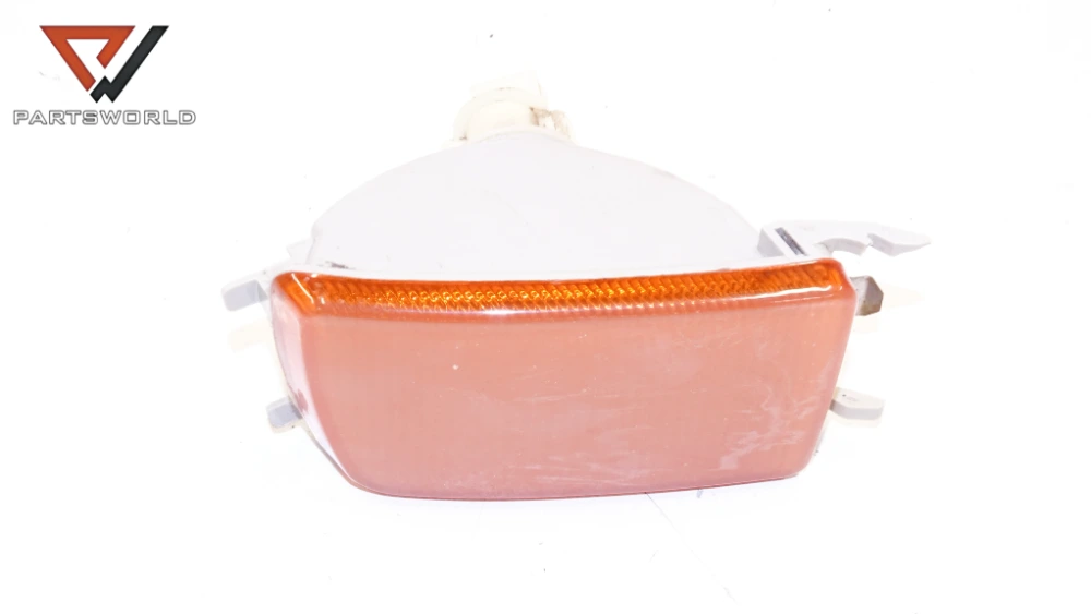 Мигач десен за vw golf iii 1.6 i 75 hp abu (hatchback) Мигач десен за vw golf iii 1.6 i 75 hp abu (hatchback)