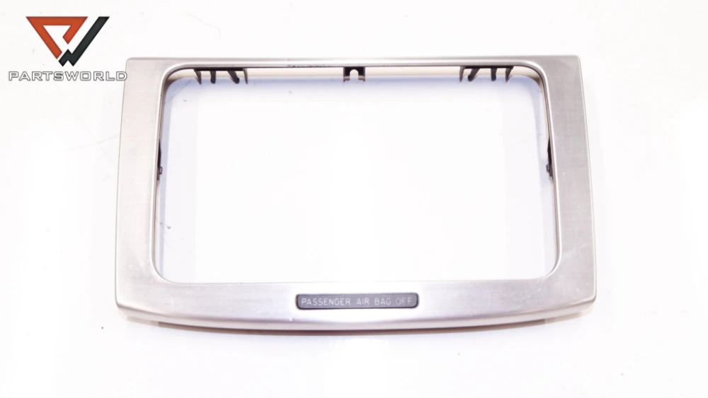 DSC01354_PARTSWORLD Интериорна лайсна около навигация за VW Passat 6 Variant (B6,3c5) 2.0 TDI 140 hp BKP (combi) - Image 1