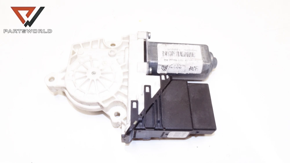 DSC01168_PARTSWORLD Машинка ел стъкло задна дясна за SKODA Octavia II 1.9 TDI (BLS) 105 hp (combi) - Image 1