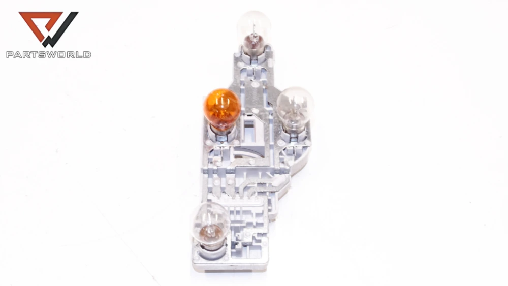 Платка стоп ляв 1z9945257 за skoda octavia ii 1.9 tdi (bls) 105 hp (combi) Платка стоп ляв 1z9945257 за skoda octavia ii 1.9 tdi (bls) 105 hp (combi)