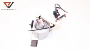 Горивна помпа в резервоар А2044700294 за mercedes-benz c-class (w204) c 180  1.8 kompressor 156 hp (sedan)