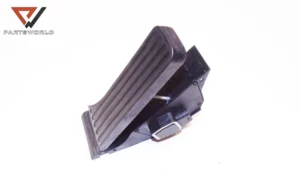 Педал газ А2043000004 за mercedes-benz c-class (w204) c 180  1.8 kompressor 156 hp (sedan)