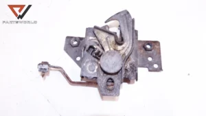 Брава преден капак  за ford  fiesta vi (mk6) 1.4 duratec 16v