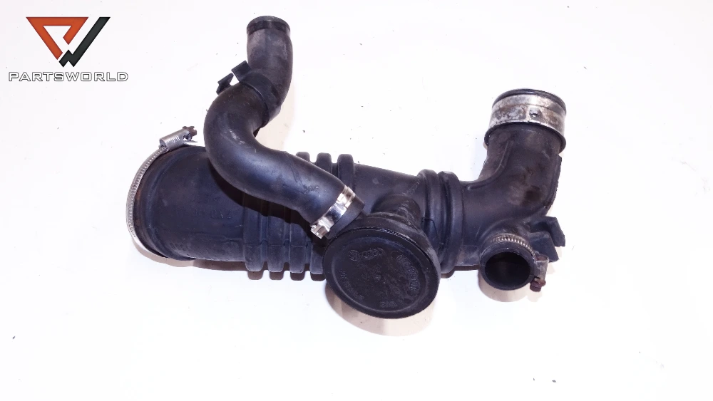 Въздуховод гофриран 06a133356b за vw golf iv (mk4) 1.8 t 20v (150 hp) (aeb) Въздуховод гофриран 06a133356b за vw golf iv (mk4) 1.8 t 20v (150 hp) (aeb)