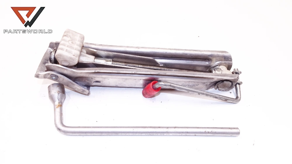 Крик и ключ за гуми А2035830315 1205810246 за mercedes-benz c-class (w203) c 200 kompressor (163 hp) (m111) Крик и ключ за гуми А2035830315 1205810246 за mercedes-benz c-class (w203) c 200 kompressor (163 hp) (m111)