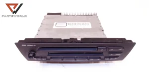 Радио cd 6512923225001 за bmw 1-series (e87) 120d 177 hp (hatchback)