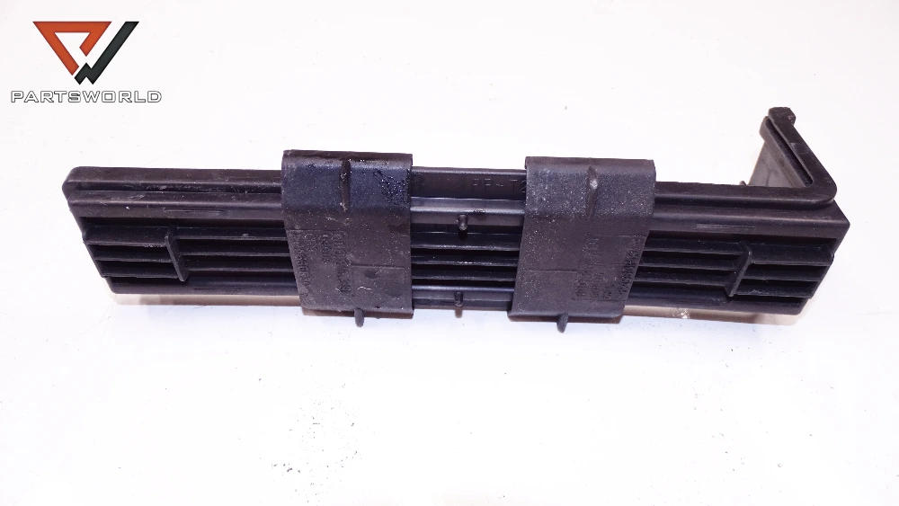 dsc03649_partsworld Капак филтър къпе 6Q0819422B за SEAT Ibiza III 1.9 TDI 131 hp (hatchback) - Image 1