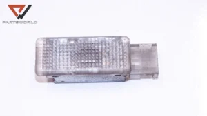 Плафон малък  за vw passat 6 variant (b6,3c5) 2.0 tdi 140 hp bkp (combi)
