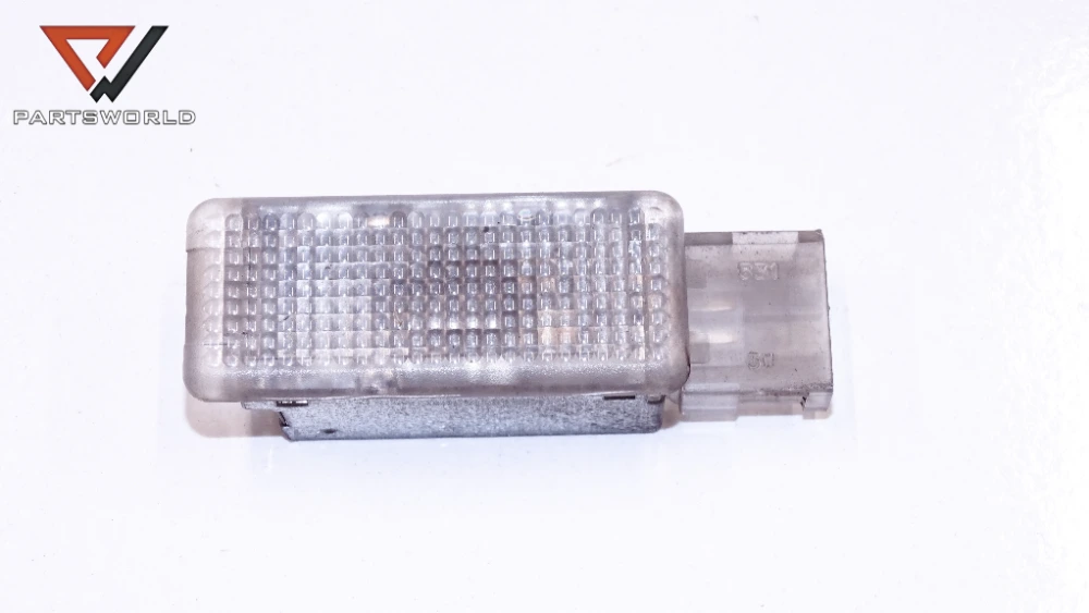 Плафон малък за vw passat 6 variant (b6,3c5) 2.0 tdi 140 hp bkp (combi) Плафон малък за vw passat 6 variant (b6,3c5) 2.0 tdi 140 hp bkp (combi)